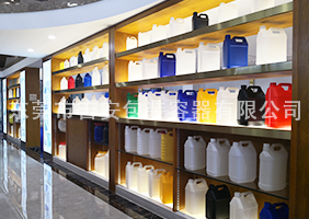鸡巴肏多汁美女,日本吉安容器一楼化工扁罐展区